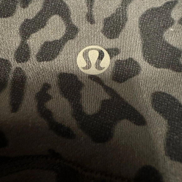 Lululemon High Times Pant Cropped Cherry Cheetah Dark Slate Black Size 8 - Picture 4 of 5